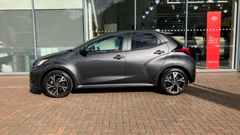 Toyota Yaris 1.5 Hybrid Design 5dr CVT Hybrid Hatchback